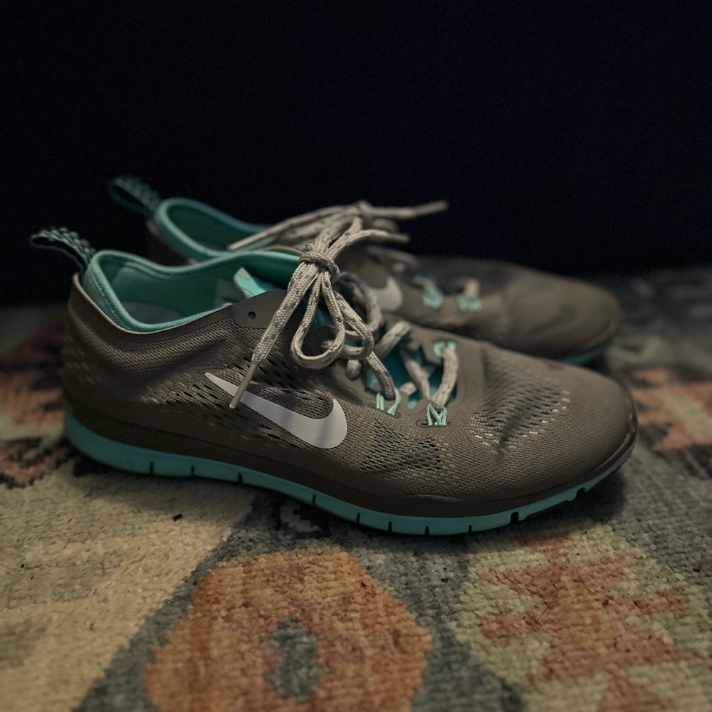 Nike Women's Athletic Shoes in Gray and Teal